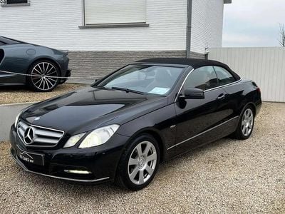 Noir Occasion 2011 Mercedes E200 Avantgarde Cabriolet | 13 750 € (Prix juste)
