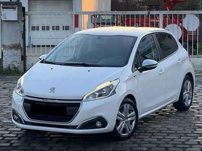 Blanc Occasion 2016 Peugeot 208 Style Citadine | 4 390 € (Bon prix)