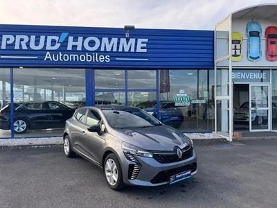 Gris Nouvelle 2025 Renault Clio V Evolution Berline | 20 090 € (Prix juste)
