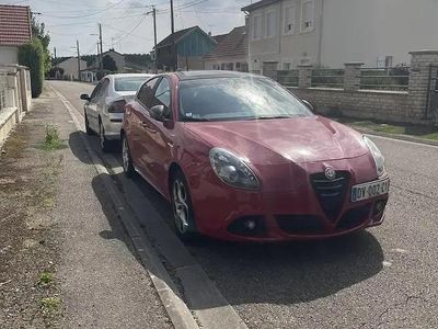 Rouge Occasion 2015 Alfa Romeo Giulietta Citadine | 6 000 € (Prix cher)