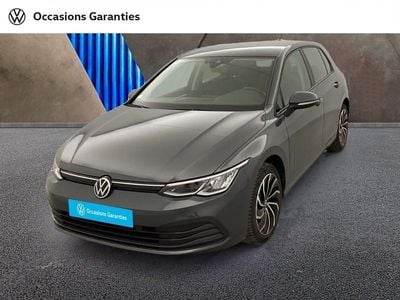 Gris dauphin métallisée Occasion 2020 VW Golf VIII Business Berline | 18 900 € (Prix juste)