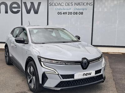Gris Occasion 2023 Renault Mégane Equilibre Berline | 20 990 € (Prix cher)