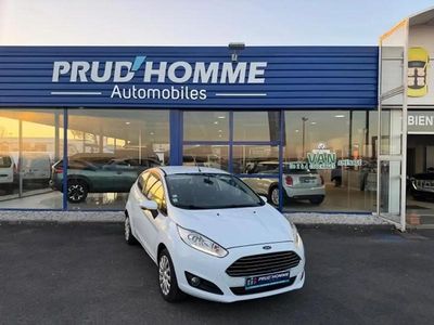 Blanc Occasion 2015 Ford Fiesta Berline | 7 990 € (Prix juste)