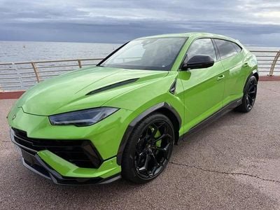 Noir Occasion 2024 Lamborghini Urus SUV | 305 000 €