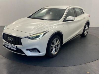 Infiniti Q30