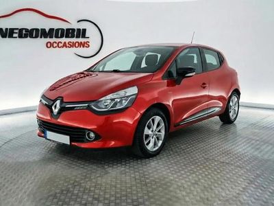 Rouge Occasion 2015 Renault Clio IV LIMITED Berline | 8 990 € (Prix assez cher)