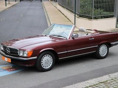 Rouge Occasion 1986 Mercedes 560 Cabriolet | 36 000 €