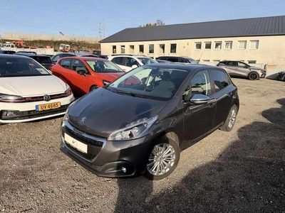Gris Occasion 2019 Peugeot 208 Signature Sky Citadine | 8 900 € (Prix cher)