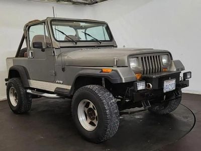 Gris Occasion 1988 Jeep Wrangler SUV | 14 450 €
