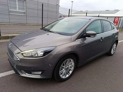 Gris Occasion 2015 Ford Focus Titanium Berline | 7 500 € (Bon prix)