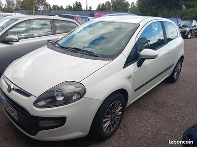 Blanc Occasion 2011 Fiat Grande Punto Citadine | 2 600 €