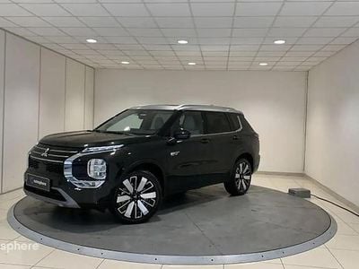Noir Occasion 2025 Mitsubishi Outlander P-HEV Instyle SUV | 49 990 € (Prix cher)