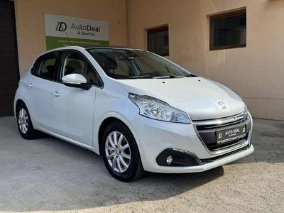 Beige Occasion 2015 Peugeot 208 Active Citadine | 9 990 € (Prix assez cher)