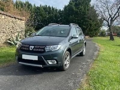 Gris Occasion 2018 Dacia Sandero Stepway Berline | 9 980 € (Bon prix)