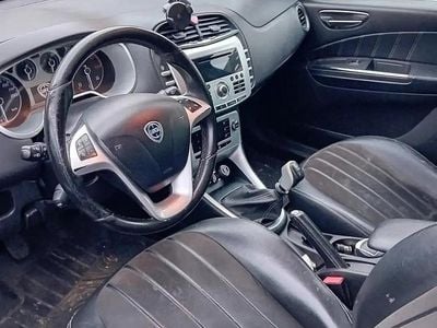 Occasion Lancia Delta Platinum 120 ch (88 kW) 2011 Citadine