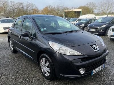 Noir Occasion 2009 Peugeot 207 Premium Berline | 5 300 € (Prix assez cher)