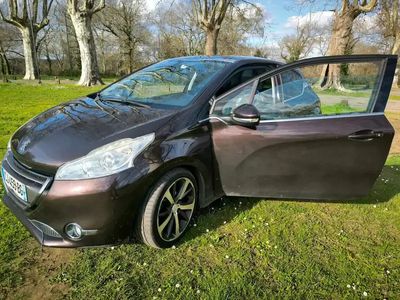 occasion Peugeot 208 1.6 e-HDi 115ch FAP BVM6 Féline