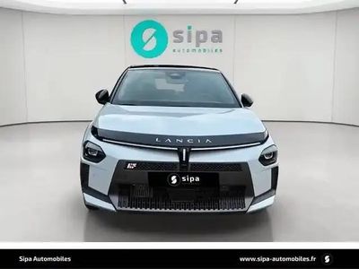 Nouvelle Lancia Ypsilon 110 ch (80 kW) 2025 Blanc quarzo avec toit noir Citadine