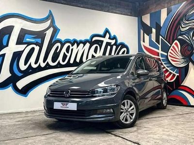 Gris Occasion 2021 VW Touran Highline Monospace | 24 990 € (Bon prix)