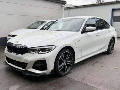 BMW 330e