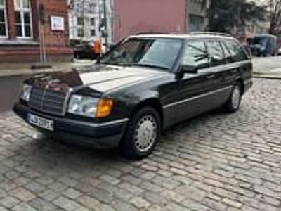Gris Occasion 1992 Mercedes E300 | 11 500 €