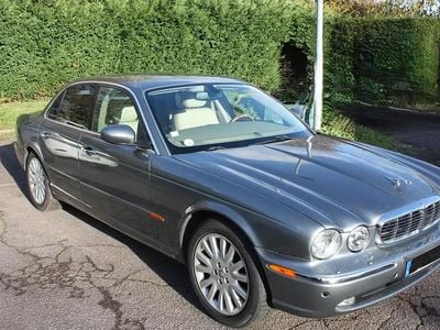 Gris Occasion 2004 Jaguar XJ8 Berline | 17 500 €