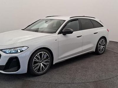 Blanc glacier métallisé Occasion 2025 Audi A5 Design Break | 61 900 €