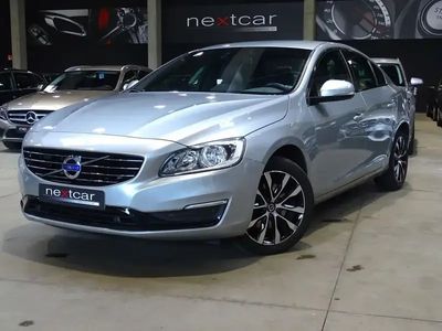 occasion Volvo S60 D2 Momentum *NAVI-CUIR SPORT-PARKING AV \u0026 AR*