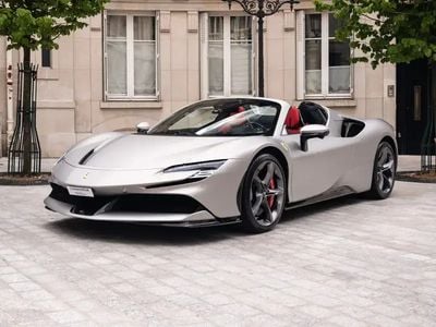 Gris Occasion 2024 Ferrari SF90 Cabriolet | 660 000 €