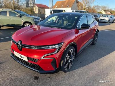 Rouge Occasion 2023 Renault Megane E-Tech Iconic | 24 889 € (Bon prix)