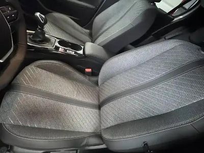 Teinte m. blanc okénite Nouvelle 2025 Peugeot 208 Allure Citadine | 23 490 €