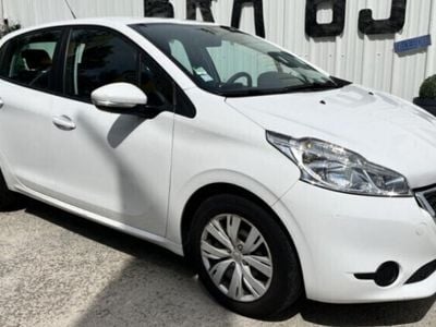 Occasion 2014 Peugeot 208 Active Citadine | 6 990 € (Prix assez cher)