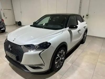 Blanc perle nacré toit noir perla n. Occasion 2021 DS Automobiles DS3 Crossback E-Tense Grand Chic SUV | 19 885 € (Prix assez cher)