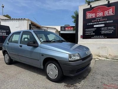 Bleu Occasion 1990 Renault Clio Berline | 3 490 €