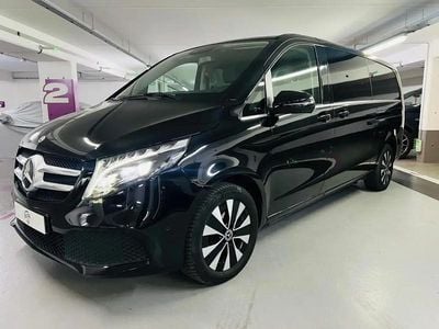 Noir Occasion 2023 Mercedes V220 Avantgarde Monospace | 57 900 € (Bon prix)