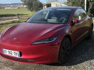 Rouge Occasion 2024 Tesla Model 3 Berline | 35 990 € (Prix assez cher)