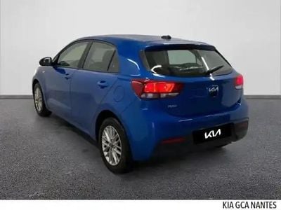 Bleu azur métallisé Occasion 2023 Kia Rio Active Berline | 14 960 € (Prix juste)
