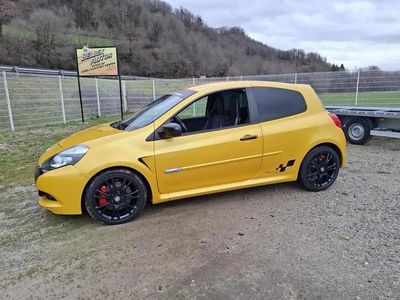 Jaune Occasion 2010 Renault Clio II Berline | 24 990 €