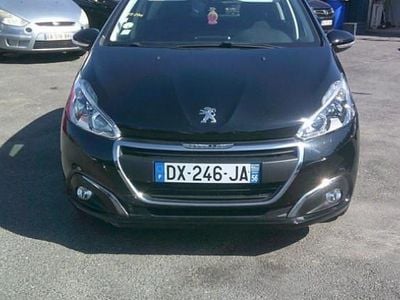 Noir Occasion 2015 Peugeot 208 Active Citadine | 9 880 € (Prix assez cher)