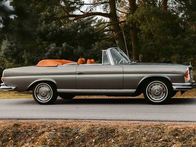 Gris Occasion 1969 Mercedes 280 SE Cabriolet | 385 000 €