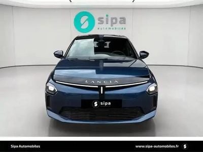 Nouvelle Lancia Ypsilon 2025 Bleu lancia avec toit noir Citadine