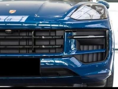 Bleu Occasion 2024 Porsche Cayenne SUV | 105 990 € (Prix assez cher)