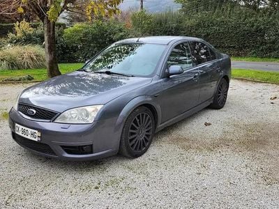 Gris Occasion 2002 Ford Mondeo ST Berline | 5 000 €