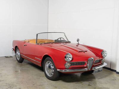 Rouge Occasion 1961 Alfa Romeo 2000 Cabriolet | 74 500 €