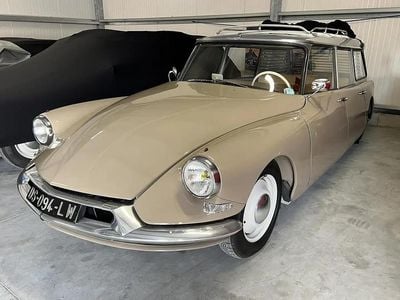 Beige Occasion 1962 Citroën ID Break | 52 000 €