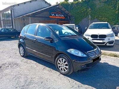 Noir Occasion 2007 Mercedes A180 | 3 250 € (Prix assez cher)