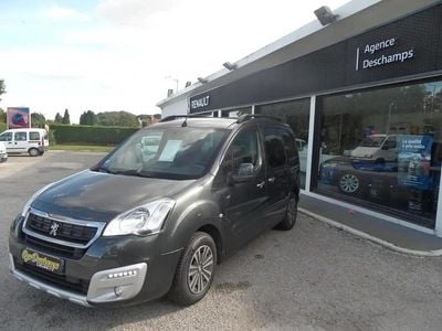 Gris Occasion 2016 Peugeot Partner Monospace | 9 990 € (Prix cher)