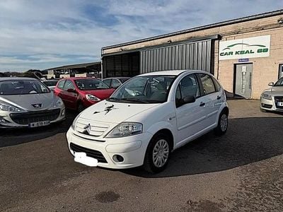 Blanc Occasion 2009 Citroën C3 Comfort Berline | 1 999 € (Prix juste)