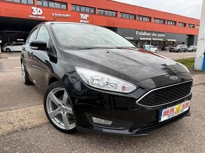 Noir Occasion 2015 Ford Focus Titanium Citadine | 9 990 €
