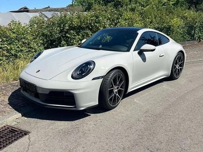 Blanc Nouvelle 2025 Porsche 911 Carrera Coupé | 153 743 € (Prix cher)